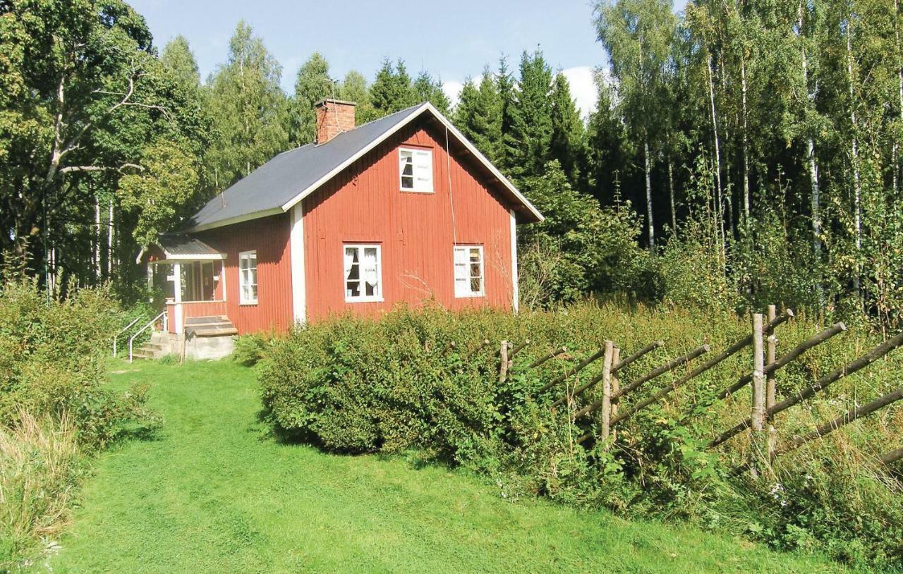 2 Bedroom Stunning Home In Molkom Sutterhojden Bagian luar foto